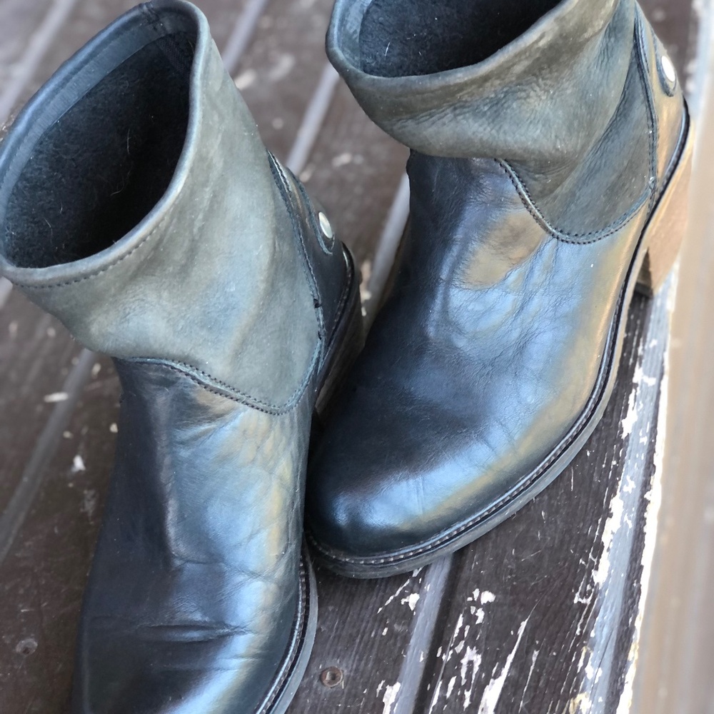 John Fluevog "Jamie" Slip on boots Size 6.5 with wire cuff.